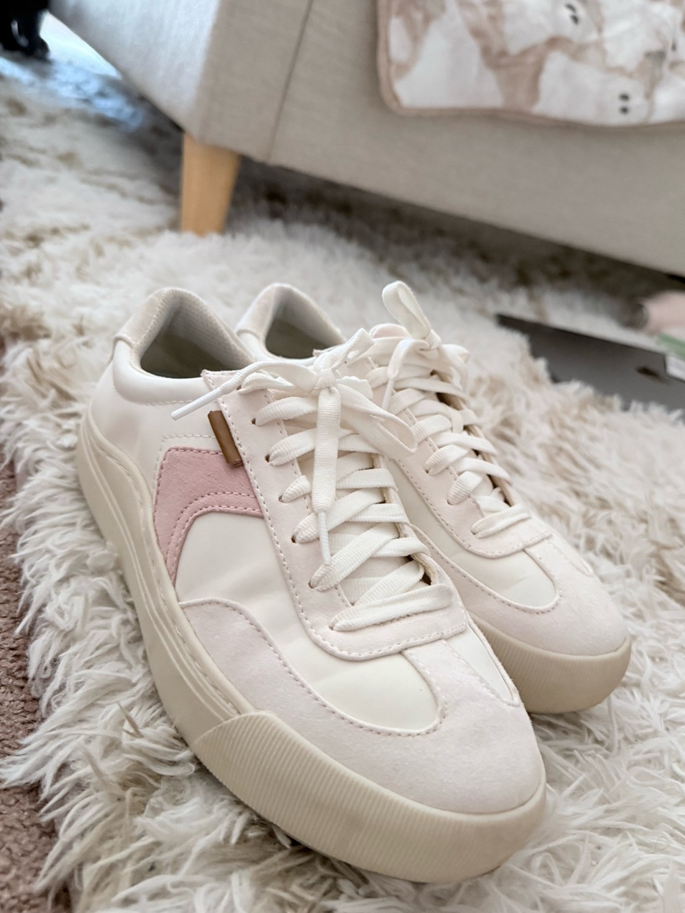 Dr. Scholl's white, Cream and Pink Platform Lace-Up Sneakers